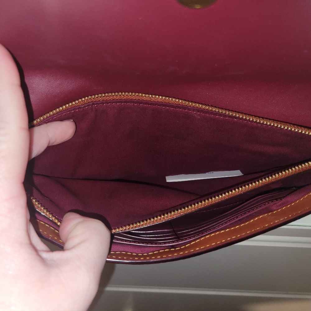 NWT Coach Wyn Rust and Tan Clutch with Gold/Brass Hardware - Picture 4 of 5